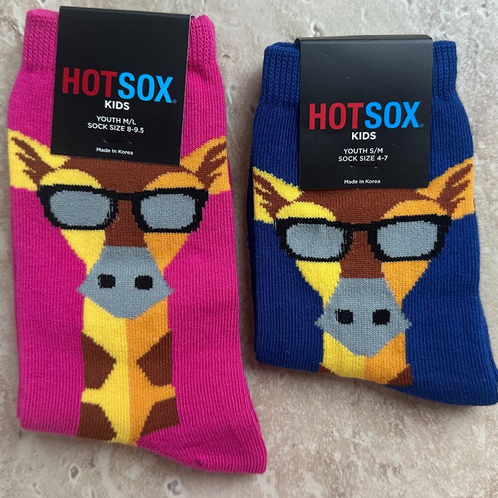 HOT SOX KID'S CHILD CREW SOCKS:NWT GIRAFFE  PINK (M/L) or BLUE (S/M)